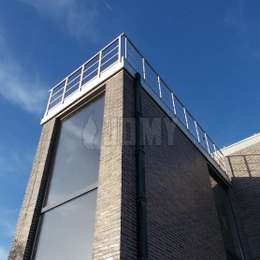 Roof terrace aluminium guardrails Aluminium guardrails on roof deck
